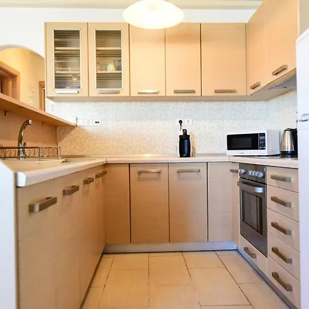 Irina Mykonos Lantställe Ftelia (Mykonos)