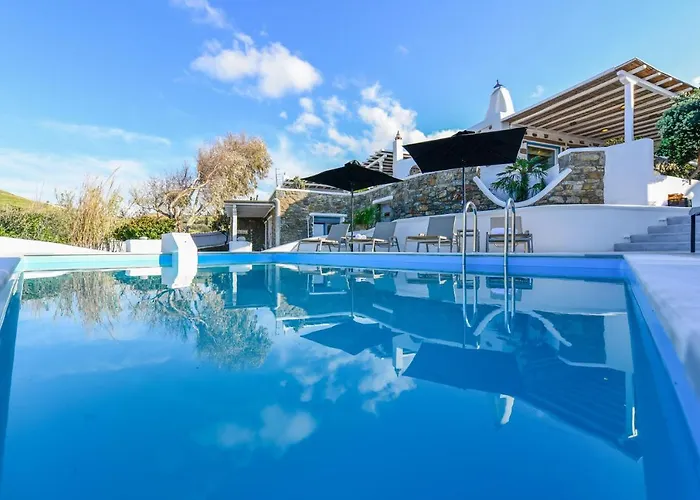 Irina Mykonos * Ftelia (Mykonos)