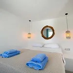 Irina Mykonos * Φτελιά