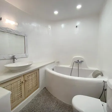 Irina Mykonos * Φτελιά