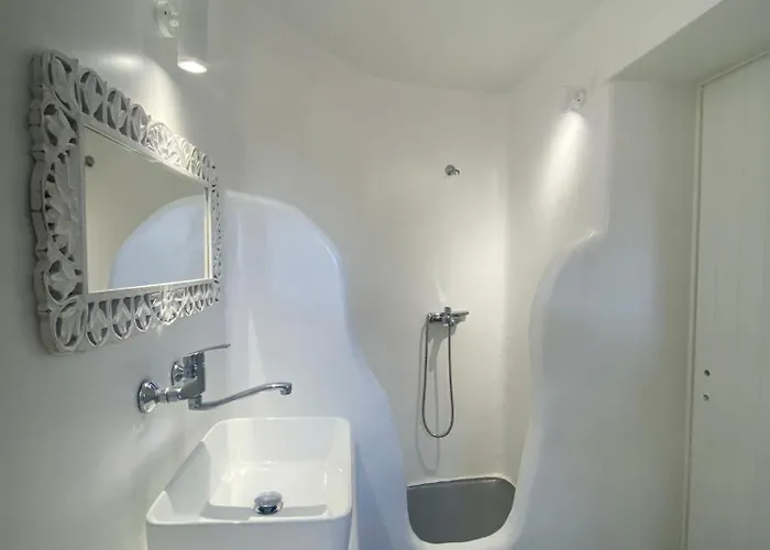 Irina Mykonos Fteliá