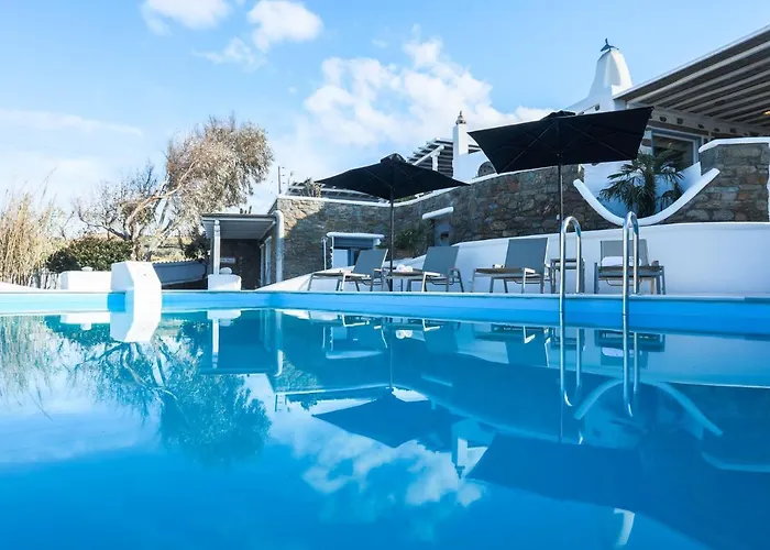 Irina Mykonos * Ftelia (Mykonos)