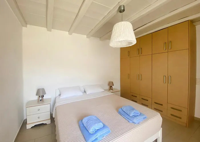 Irina Mykonos Kır Evi